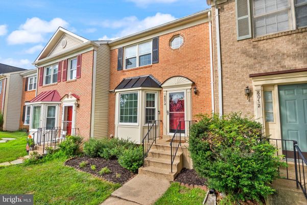 Exterior, Facade, Brick Facade, Rowhouse