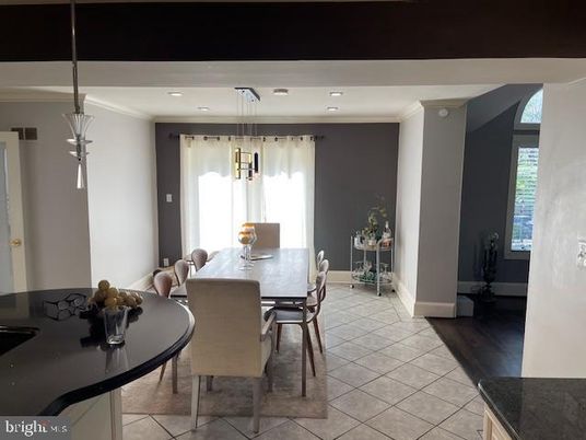 Dining room, Interior, Pendant Lights, Recessed Lighting