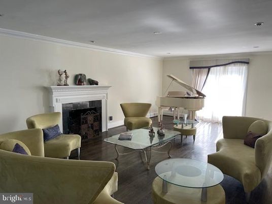 Fireplace, Interior, Living room, Piano, Recessed Lighting, Wood Texture Flooring