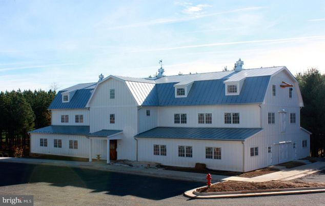 Exterior, Facade, Farmhouse