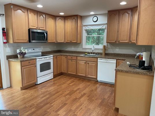 Interior, Kitchen, Recessed Lighting, Wood Texture Flooring