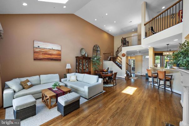 Dining room, Interior, Living room, Recessed Lighting, Wood Texture Flooring