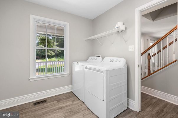 Interior, Washer, Wood Texture Flooring