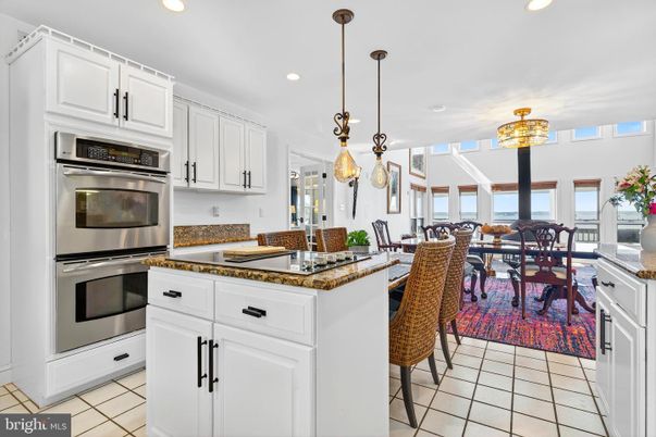 Dining room, Interior, Kitchen, Pendant Lights, Recessed Lighting, Stainless Steel Appliances