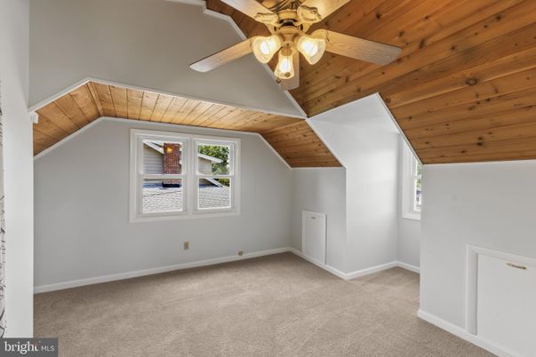 Empty room, Interior, Wooden Ceilings