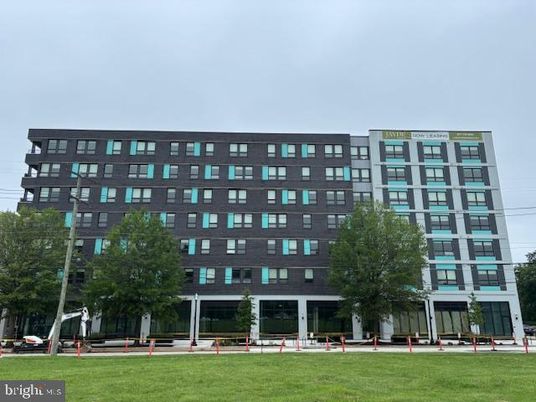Exterior, Facade, Condo Building