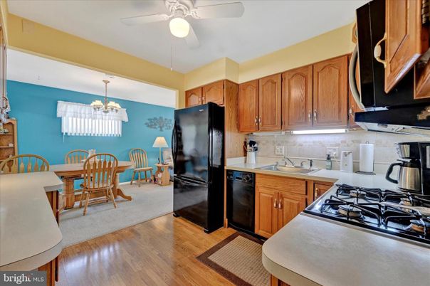 Chandelier, Dining room, Interior, Kitchen, Wood Texture Flooring