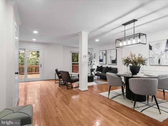 Dining room, Interior, Living room, Pendant Lights, Recessed Lighting, Wood Texture Flooring