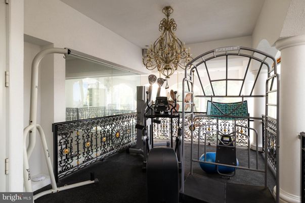 Chandelier, Interior