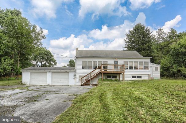 Backyard, Detached Garage, Exterior