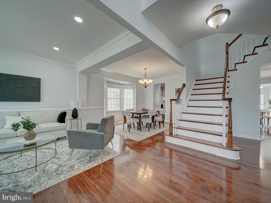 Chandelier, Dining room, Interior, Living room, Recessed Lighting, Wood Texture Flooring
