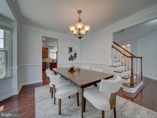 Chandelier, Dining room, Interior, Recessed Lighting, Wood Texture Flooring