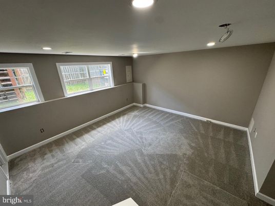 Empty room, Interior, Recessed Lighting