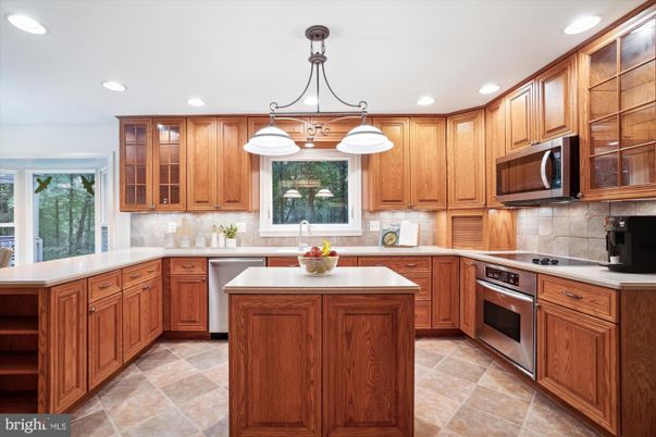 Interior, Kitchen, Pendant Lights, Recessed Lighting, Stainless Steel Appliances