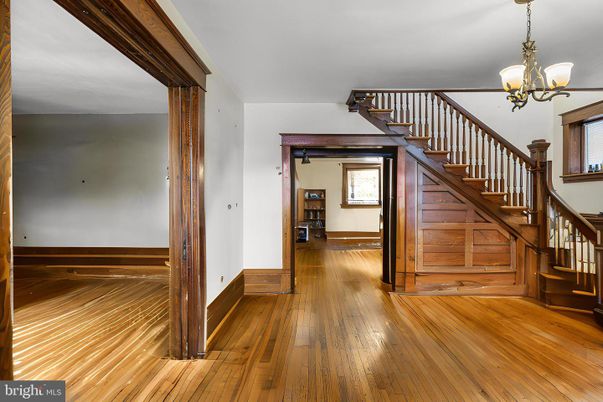 Interior, Pendant Lights, Wood Texture Flooring