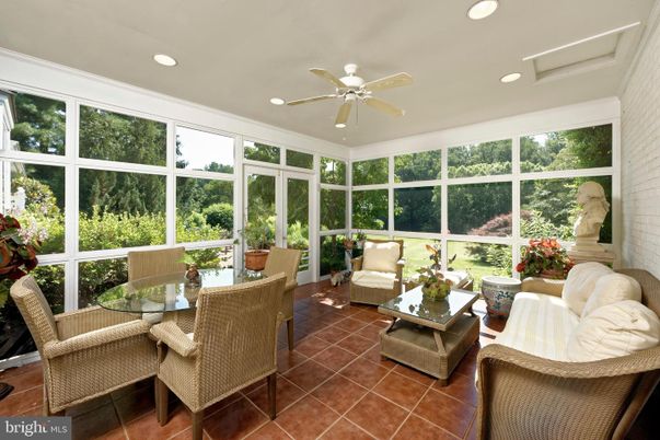 Dining room, Interior, Recessed Lighting, Sun Room