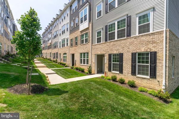 Backyard, Exterior, Facade, Brick Facade, Rowhouse