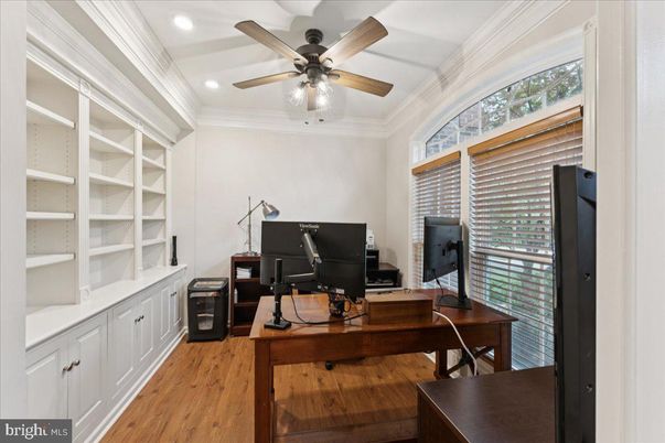 Home Office, Interior, Recessed Lighting, Wood Texture Flooring