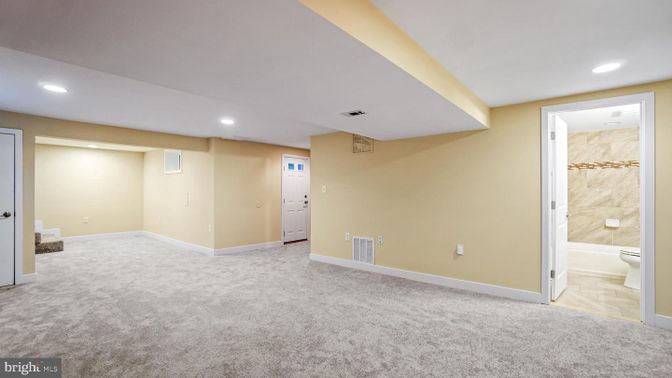 Bathroom, Empty room, Interior, Recessed Lighting