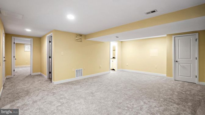 Empty room, Interior, Recessed Lighting