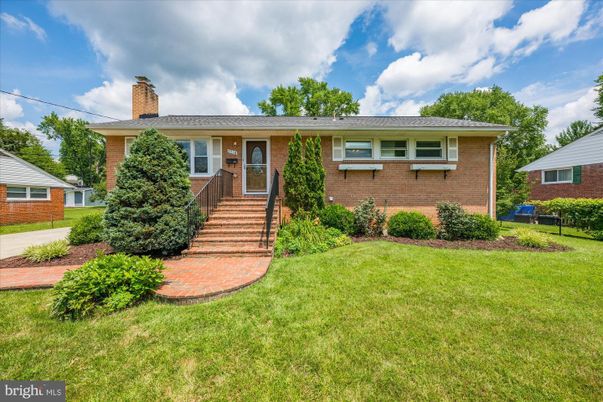 Exterior, Facade, Brick Facade, Split Level