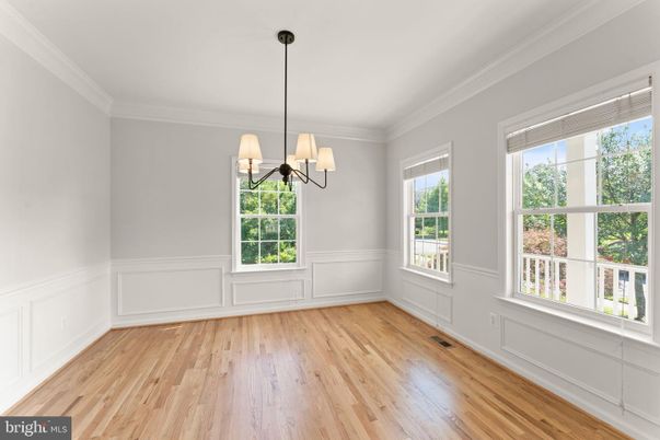 Chandelier, Empty room, Interior, Wood Texture Flooring