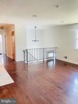 Empty room, Interior, Pendant Lights, Recessed Lighting, Wood Texture Flooring