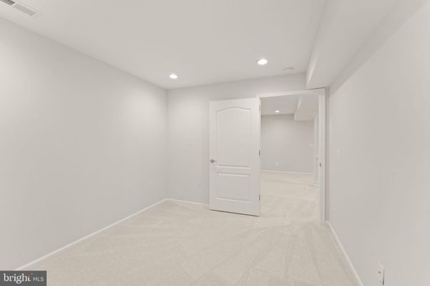 Empty room, Interior, Recessed Lighting