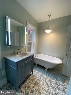 Bathroom, Free Standing Baths, Interior, Pendant Lights