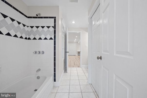 Bathroom, Interior, Marble, Recessed Lighting