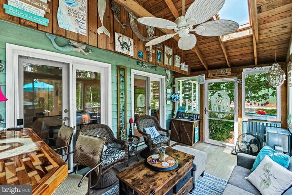 Interior, Sun Room, Wooden Ceilings, Wood Texture Flooring