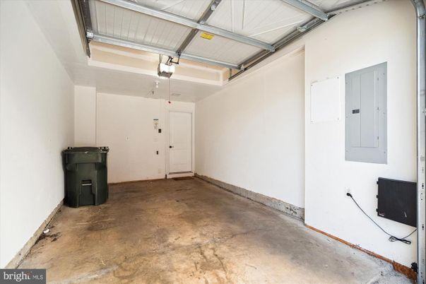 Garage, Interior