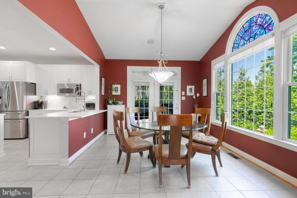 Dining room, Interior, Kitchen, Pendant Lights, Recessed Lighting, Stainless Steel Appliances
