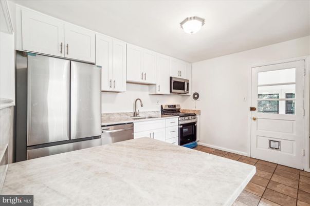 Interior, Kitchen, Stainless Steel Appliances