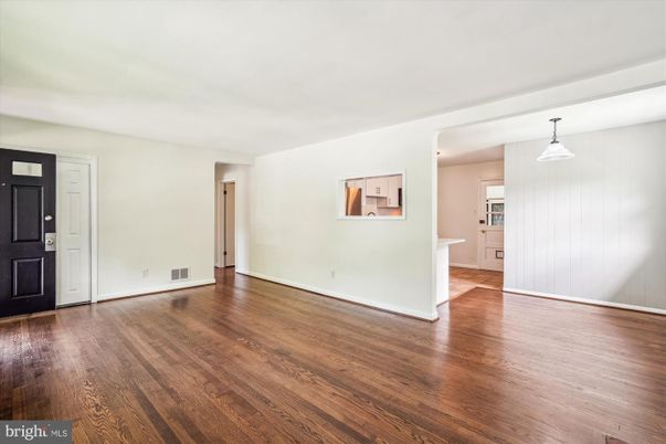 Empty room, Interior, Pendant Lights, Wood Texture Flooring