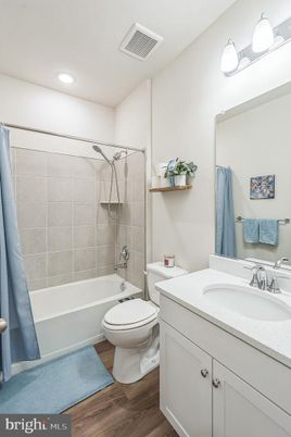 Bathroom, Interior, Recessed Lighting, Wood Texture Flooring