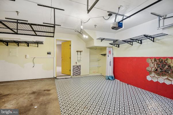 Garage, Interior
