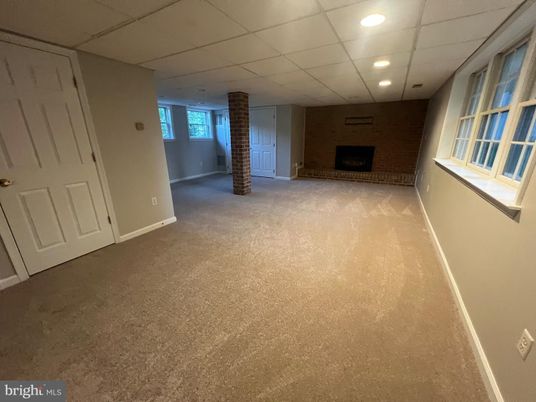 Empty room, Fireplace, Interior, Recessed Lighting