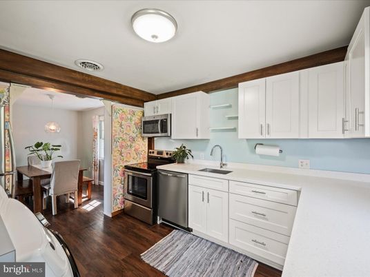 Dining room, Interior, Kitchen, Pendant Lights, Stainless Steel Appliances, Wood Texture Flooring