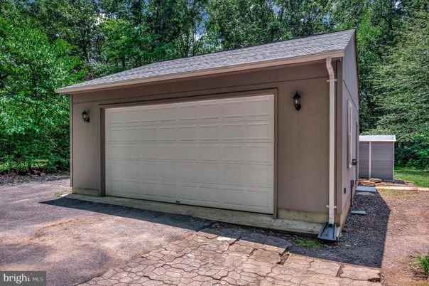 Detached Garage, Exterior
