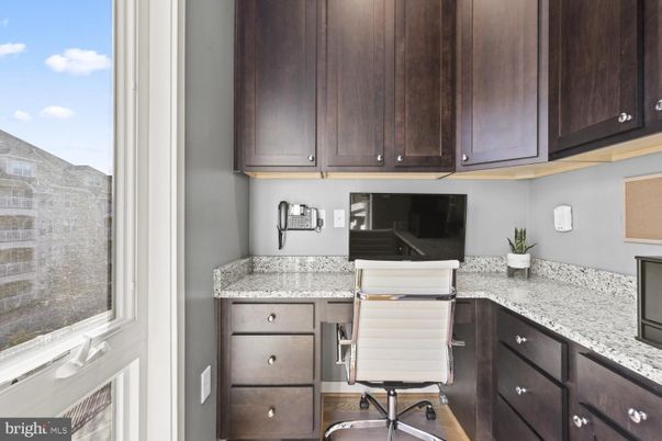 Home Office, Interior