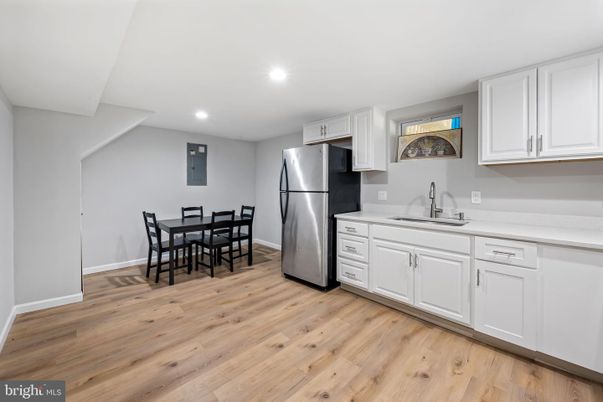Dining room, Interior, Kitchen, Recessed Lighting, Wood Texture Flooring