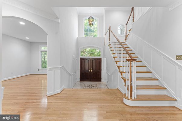 Interior, Pendant Lights, Recessed Lighting, Wood Texture Flooring