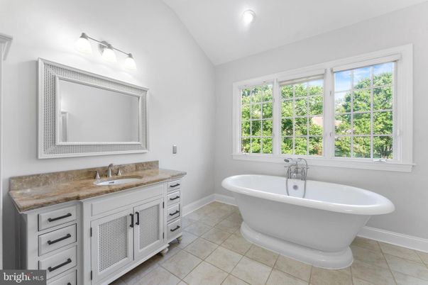 Bathroom, Free Standing Baths, Interior, Recessed Lighting