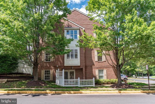 Exterior, Facade, Brick Facade, Rowhouse