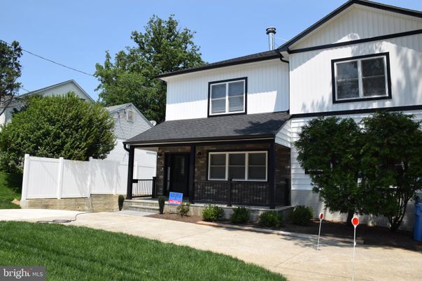 Exterior, Facade, Farmhouse