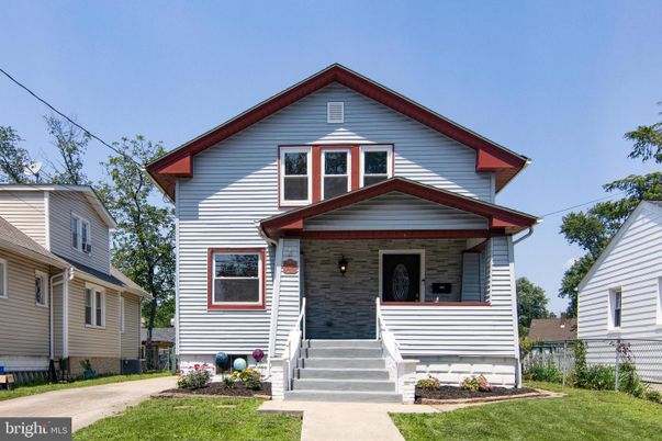 Exterior, Facade, Queen Anne Victorian