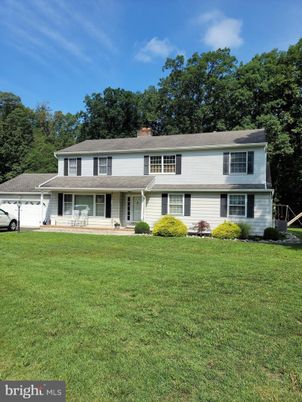 Attached, Backyard, Exterior, Facade, Georgian