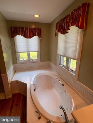 Bathroom, Interior, Recessed Lighting, Wood Texture Flooring
