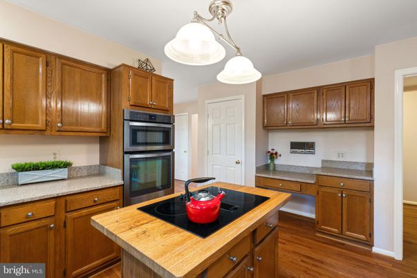 Interior, Kitchen, Pendant Lights, Wood Texture Flooring